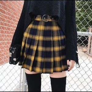 Yellow plaid pleated skirt
